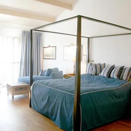 Hotel Restaurant Merlet 4*