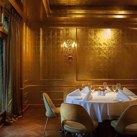 Restaurant Merlet 4* スコールル