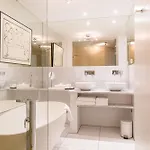 Restaurant Merlet מלון 4*